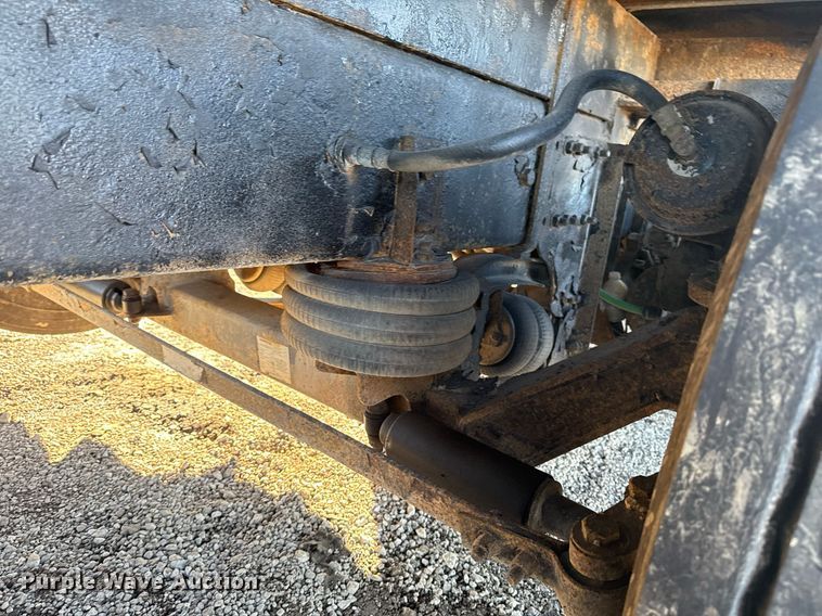 image for item EG2529 2014 Freightliner 114SD grapple crane truck