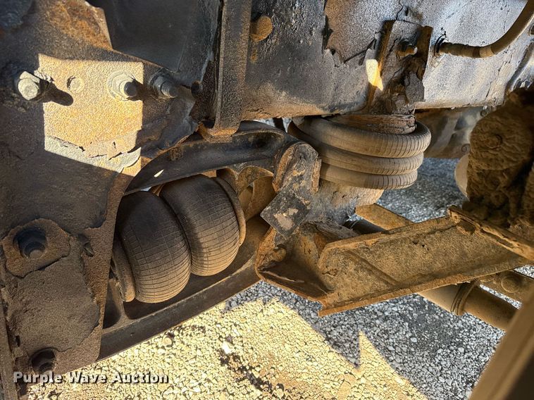 image for item EG2529 2014 Freightliner 114SD grapple crane truck