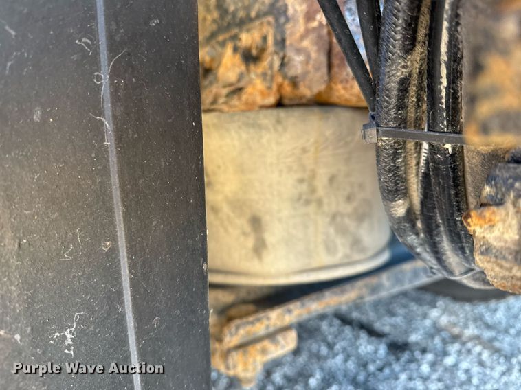 image for item EG2529 2014 Freightliner 114SD grapple crane truck