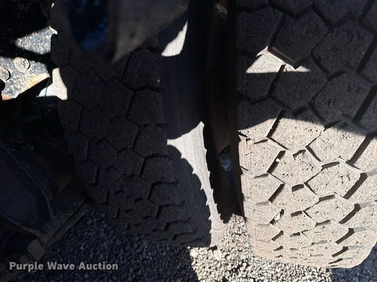 image for item EG2529 2014 Freightliner 114SD grapple crane truck