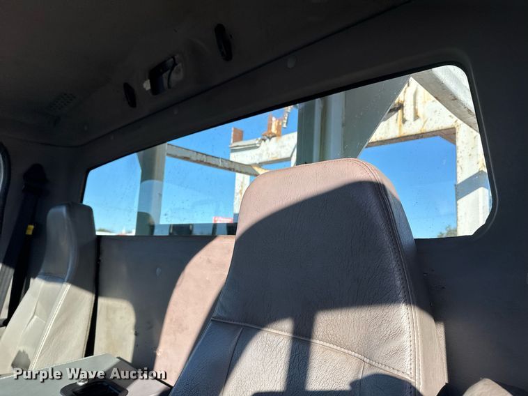 image for item EG2529 2014 Freightliner 114SD grapple crane truck