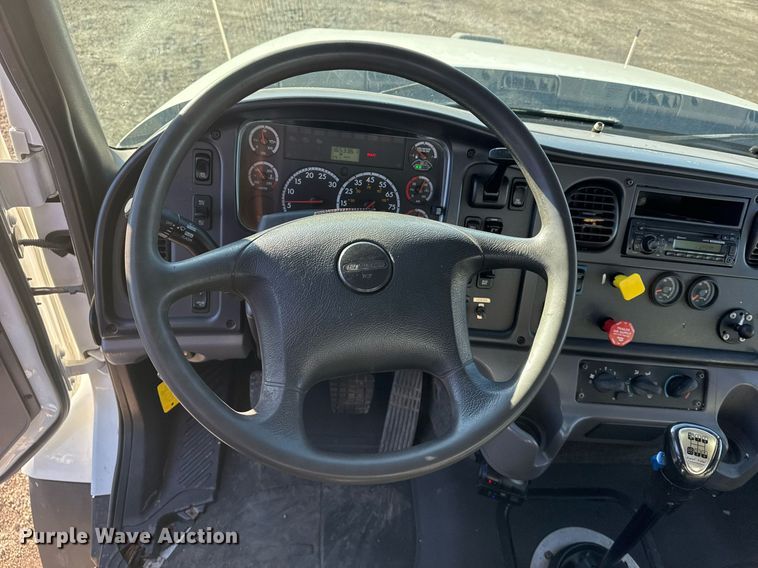 image for item EG2529 2014 Freightliner 114SD grapple crane truck