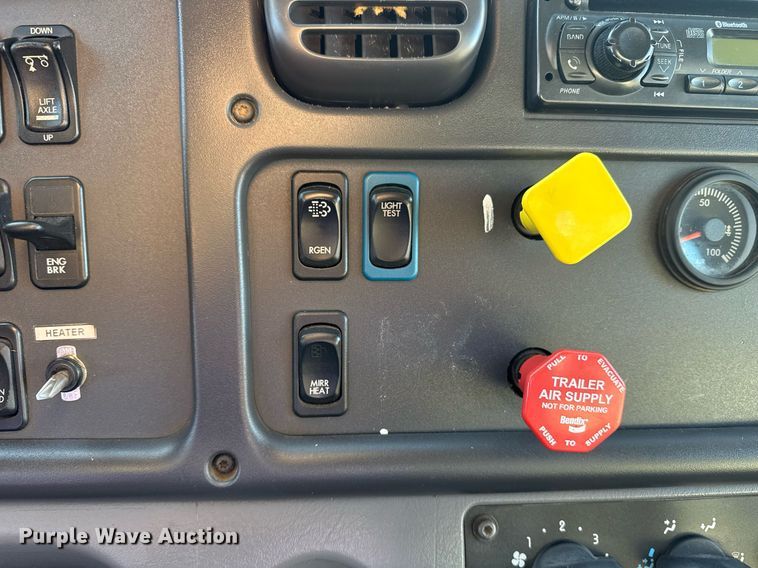 image for item EG2529 2014 Freightliner 114SD grapple crane truck