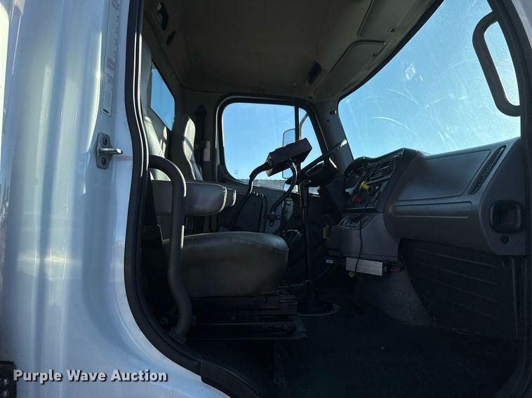 image for item EG2529 2014 Freightliner 114SD grapple crane truck