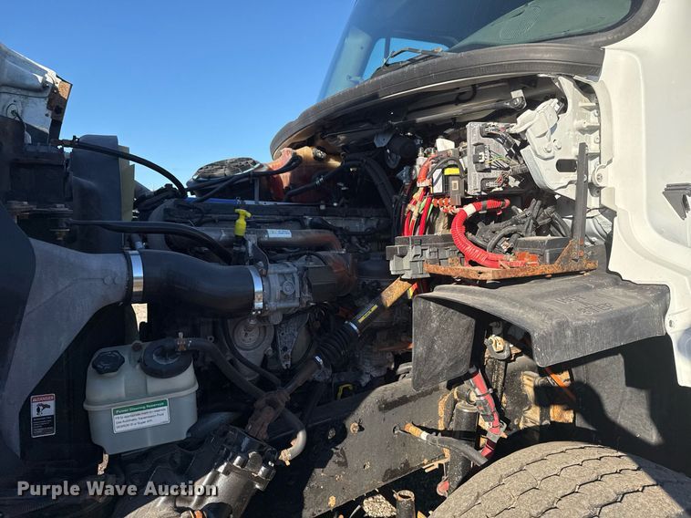 image for item EG2529 2014 Freightliner 114SD grapple crane truck