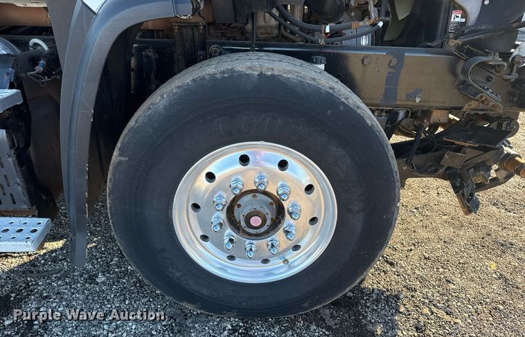 image for item EG2529 2014 Freightliner 114SD grapple crane truck