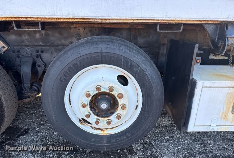 image for item EG2529 2014 Freightliner 114SD grapple crane truck