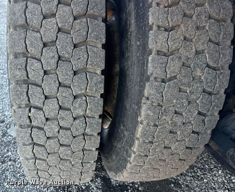 image for item EG2529 2014 Freightliner 114SD grapple crane truck