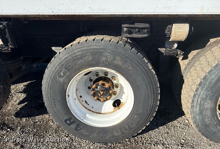 image for item EG2529 2014 Freightliner 114SD grapple crane truck