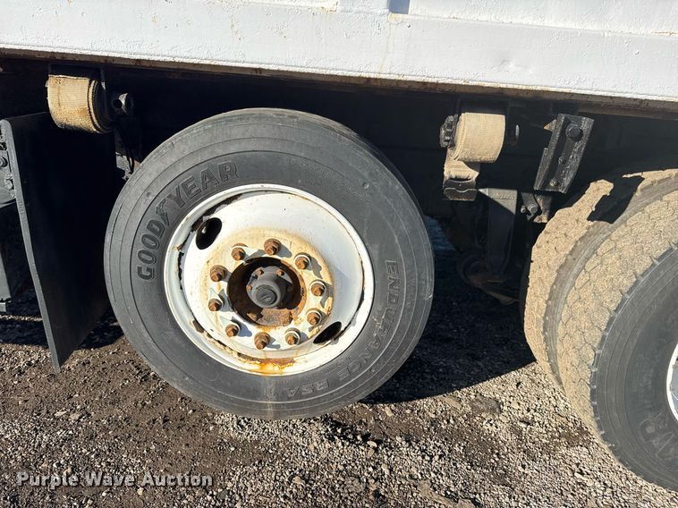 image for item EG2529 2014 Freightliner 114SD grapple crane truck