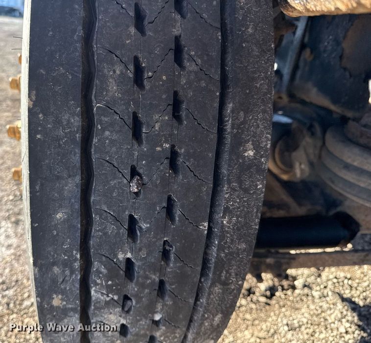 image for item EG2529 2014 Freightliner 114SD grapple crane truck