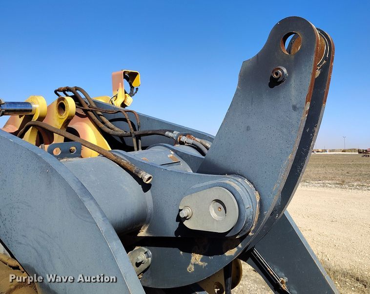 image for item EH0143 2011 John Deere 624K wheel loader