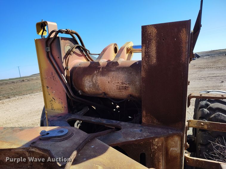 image for item EH0143 2011 John Deere 624K wheel loader