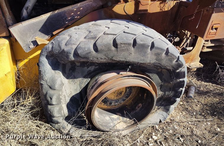 image for item EH0143 2011 John Deere 624K wheel loader