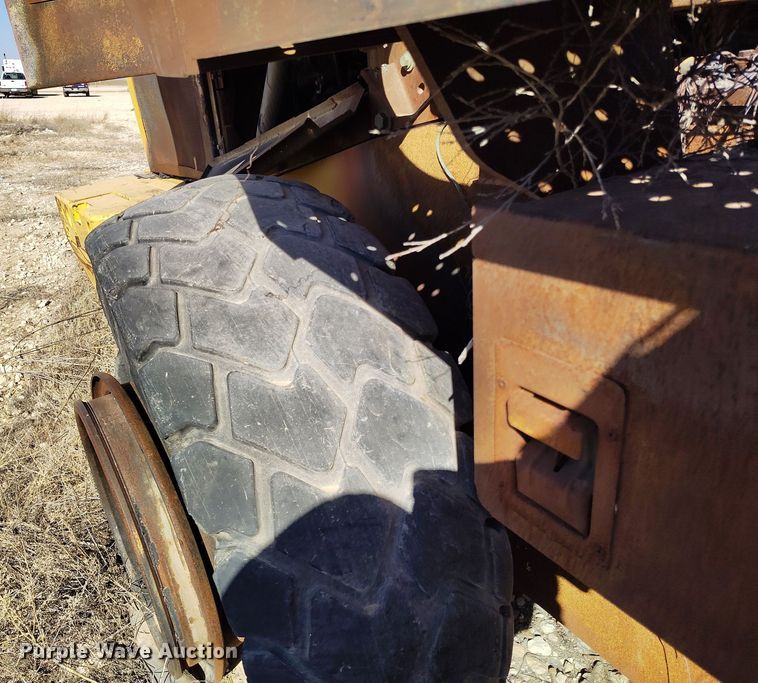 image for item EH0143 2011 John Deere 624K wheel loader