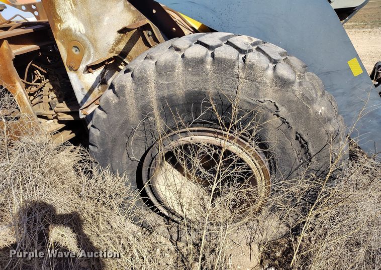 image for item EH0143 2011 John Deere 624K wheel loader