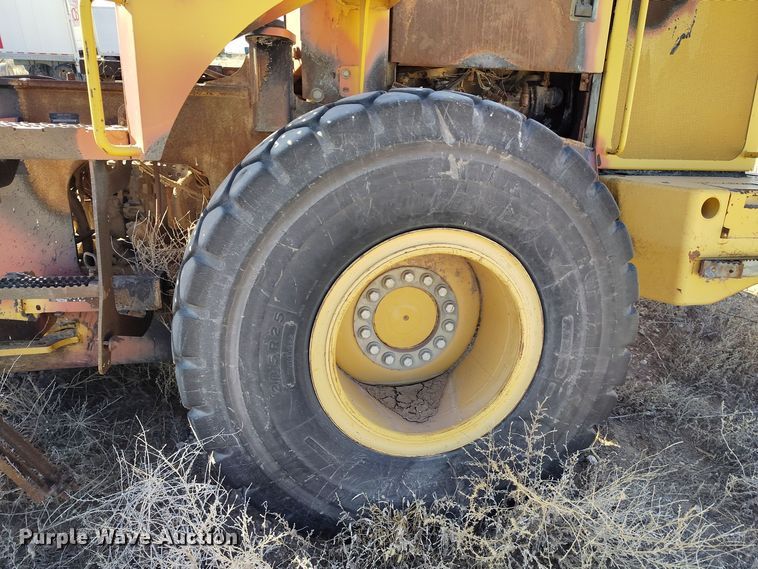 image for item EH0143 2011 John Deere 624K wheel loader