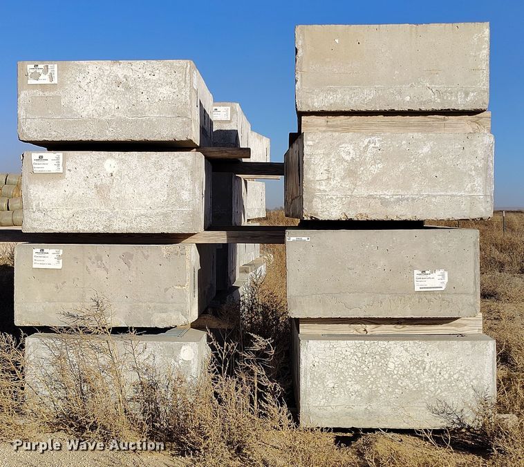 image for item EH0152 (16) 2017 Forterra 481 Grand Prairie precast blocks