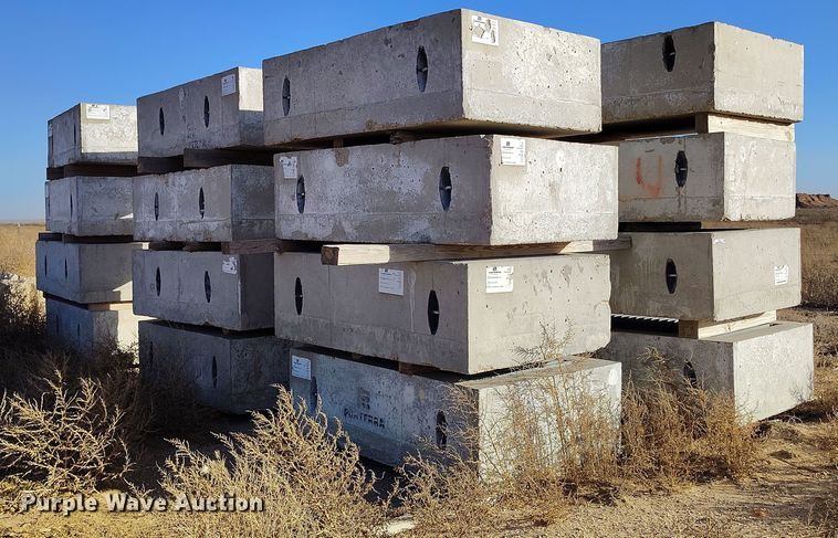 image for item EH0152 (16) 2017 Forterra 481 Grand Prairie precast blocks