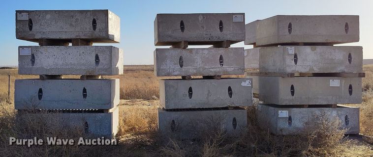image for item EH0152 (16) 2017 Forterra 481 Grand Prairie precast blocks
