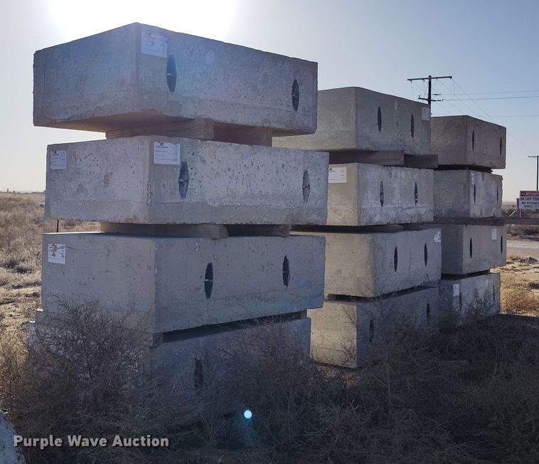 image for item EH0152 (16) 2017 Forterra 481 Grand Prairie precast blocks