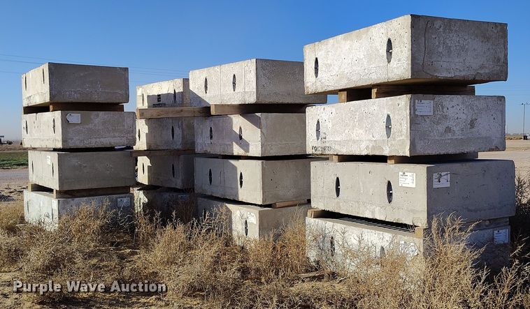 image for item EH0152 (16) 2017 Forterra 481 Grand Prairie precast blocks