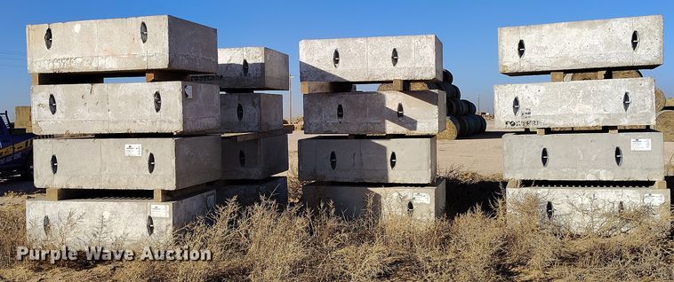 image for item EH0152 (16) 2017 Forterra 481 Grand Prairie precast blocks