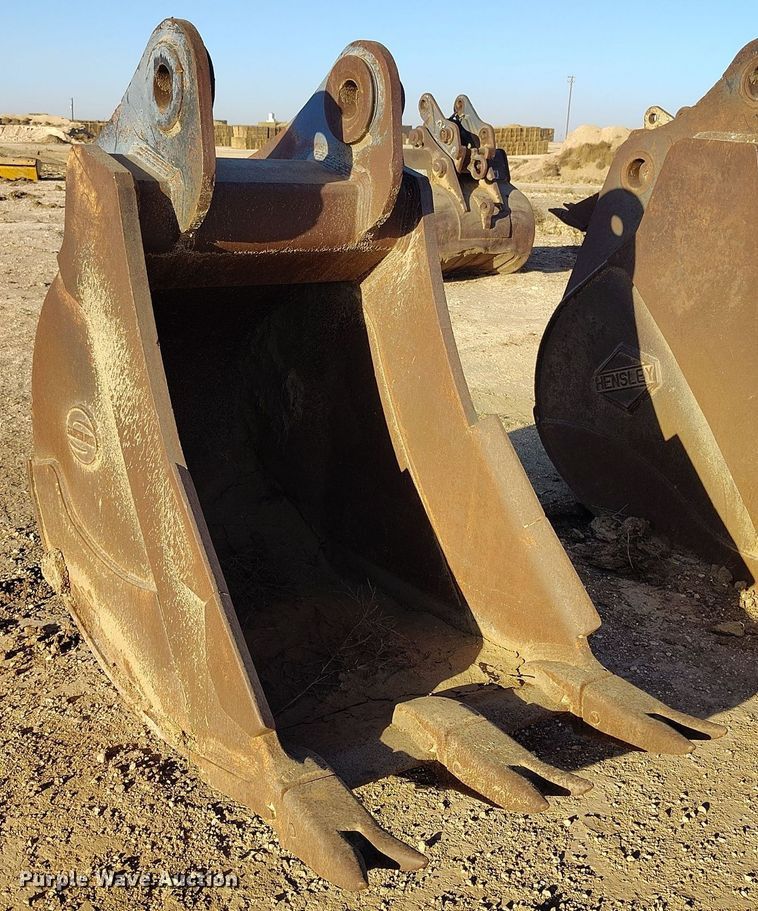 image for item EH0153 Strickland CX350 34