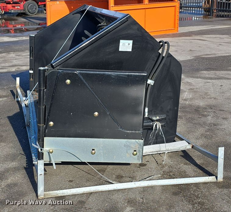 image for item EH8633 2024 Landy SWB91 skid steer bucket