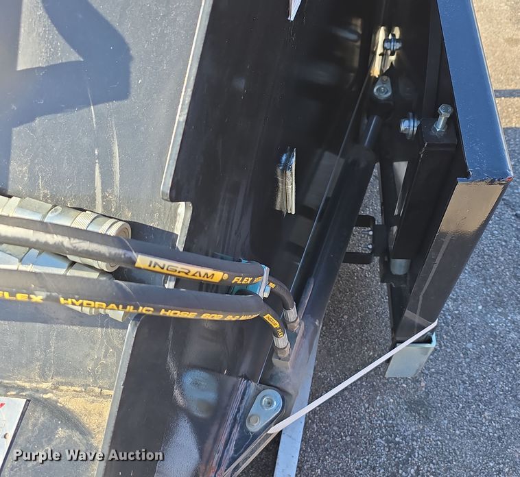 image for item EH8633 2024 Landy SWB91 skid steer bucket