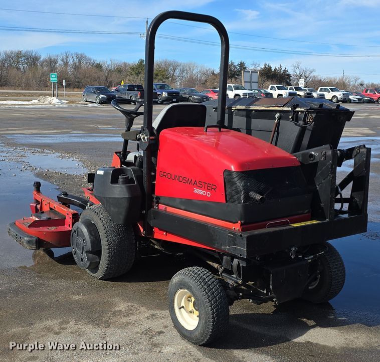 image for item EH8635 2016 Toro Groundsmaster 3280D lawn mower