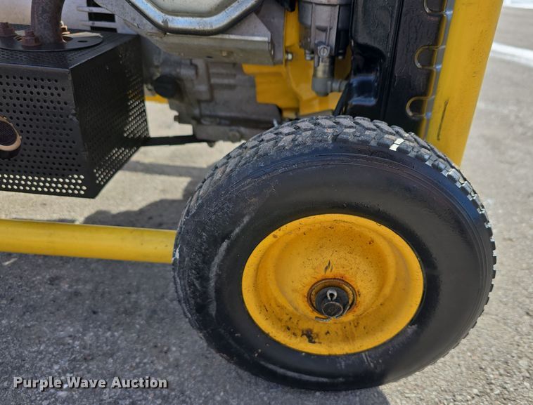 image for item EH8637 (2) McCulloch FG6000MK generators