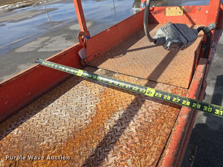 image for item EH8639 2012 SkyJack SJIII 3219 scissor lift