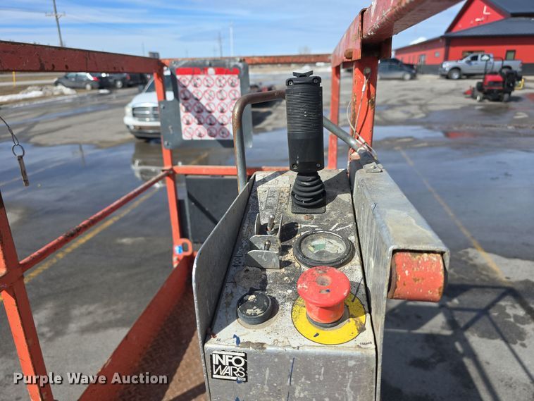 image for item EH8639 2012 SkyJack SJIII 3219 scissor lift