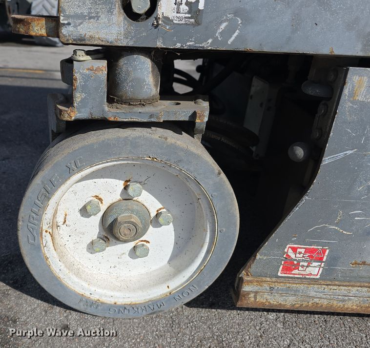 image for item EH8639 2012 SkyJack SJIII 3219 scissor lift