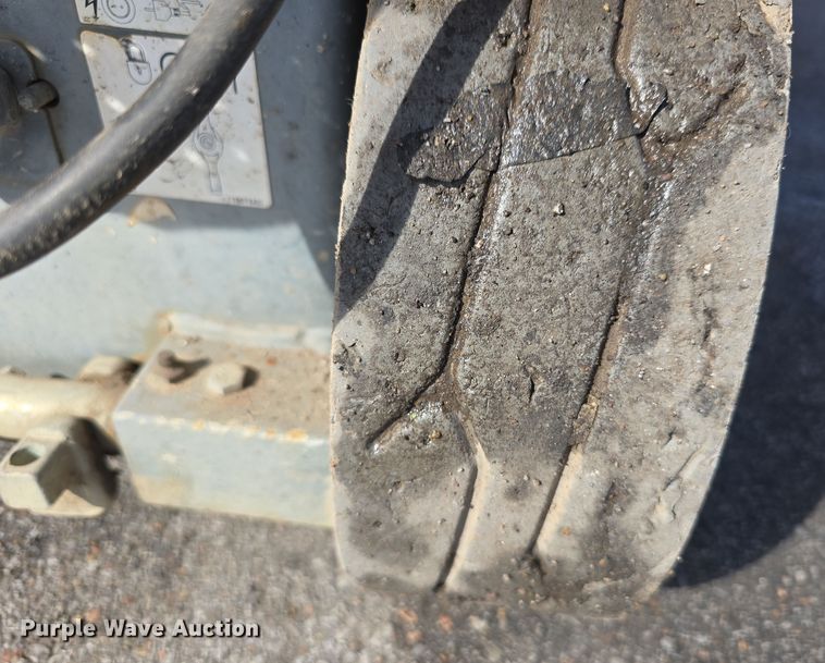 image for item EH8639 2012 SkyJack SJIII 3219 scissor lift