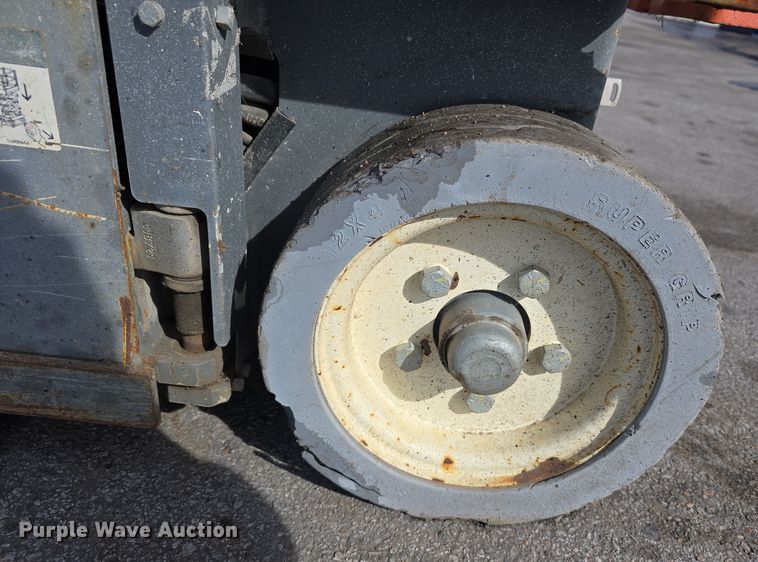 image for item EH8639 2012 SkyJack SJIII 3219 scissor lift