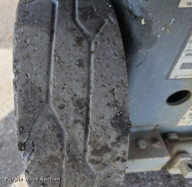 image for item EH8639 2012 SkyJack SJIII 3219 scissor lift