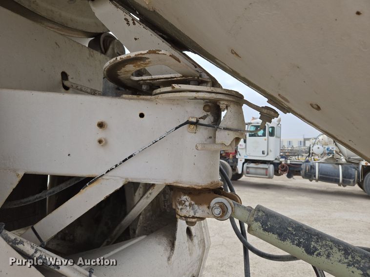 image for item EI4152 2008 Kenworth W900 ready mix truck