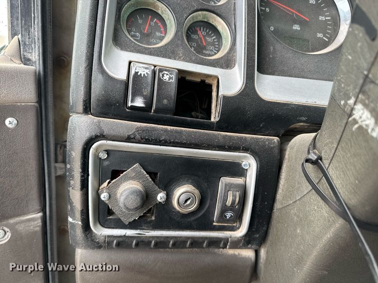 image for item EI4153 2008 Kenworth W900 ready mix truck