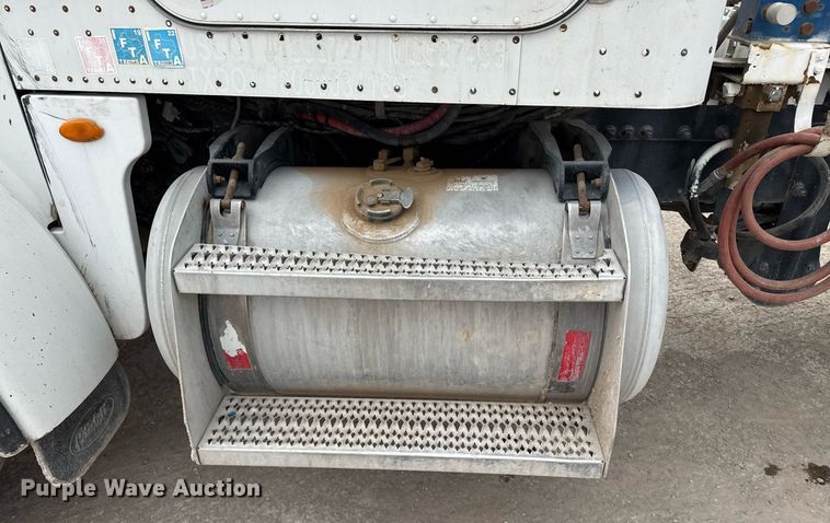 image for item EI4155 2011 Peterbilt 365 ready mix truck