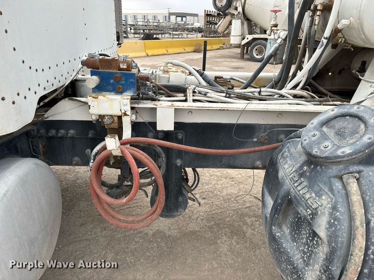 image for item EI4155 2011 Peterbilt 365 ready mix truck