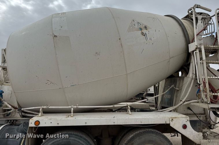 image for item EI4155 2011 Peterbilt 365 ready mix truck