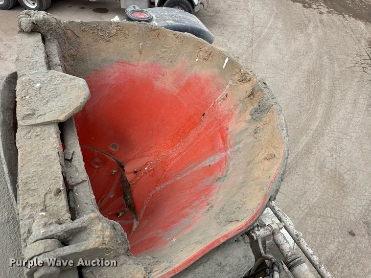 image for item EI4155 2011 Peterbilt 365 ready mix truck