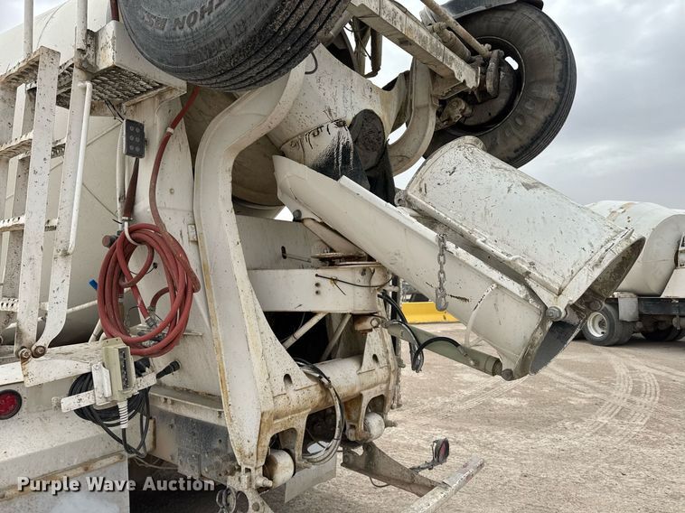 image for item EI4155 2011 Peterbilt 365 ready mix truck