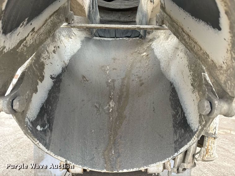 image for item EI4155 2011 Peterbilt 365 ready mix truck