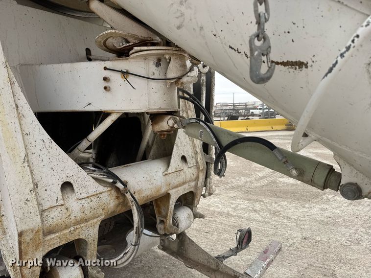 image for item EI4155 2011 Peterbilt 365 ready mix truck