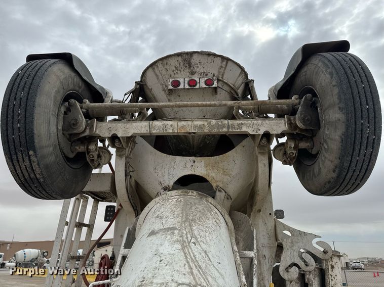 image for item EI4155 2011 Peterbilt 365 ready mix truck