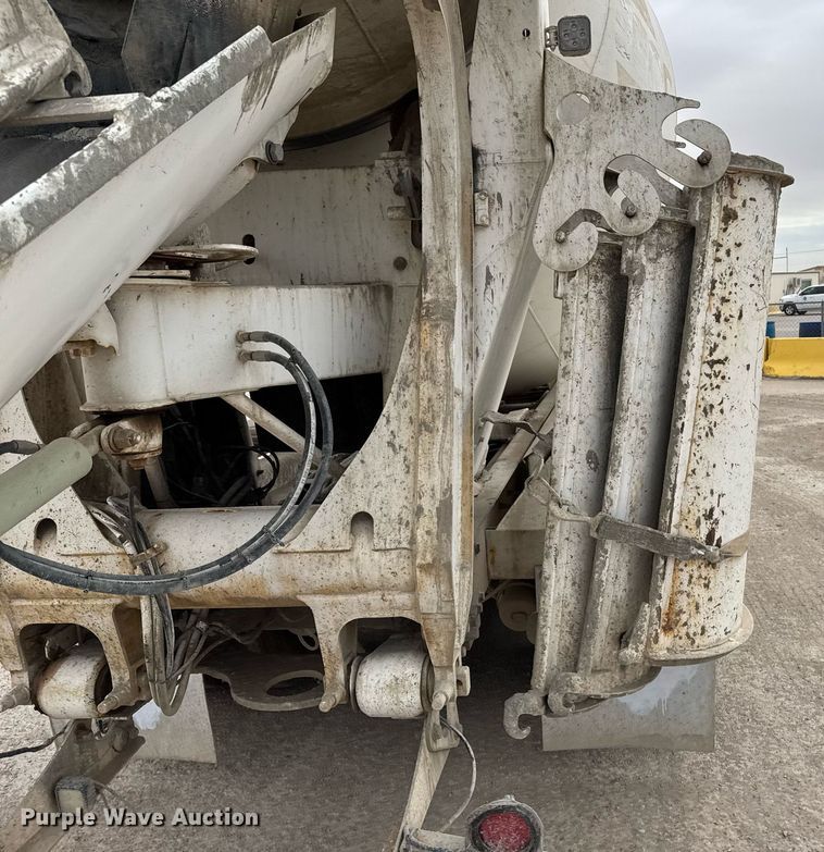 image for item EI4155 2011 Peterbilt 365 ready mix truck