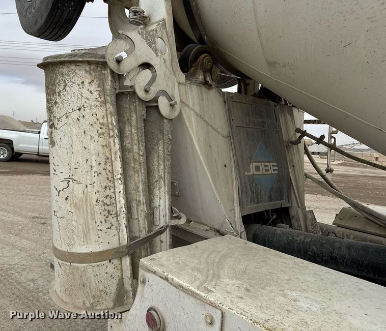 image for item EI4155 2011 Peterbilt 365 ready mix truck